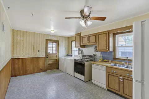175 E Thacker St, Des Plaines, IL 60016 photo 6