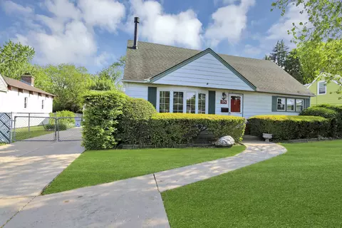 175 E Thacker St, Des Plaines, IL 60016 photo 25