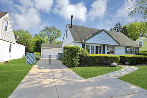 175 E Thacker St, Des Plaines, IL 60016