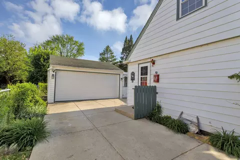 175 E Thacker St, Des Plaines, IL 60016 photo 23
