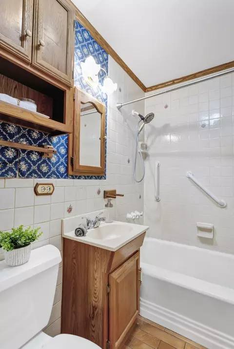 175 E Thacker St, Des Plaines, IL 60016 photo 13
