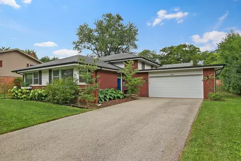 460 N Macarthur Dr, Palatine, IL 60074