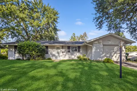 6320 Clark Dr, Woodridge, IL 60517
