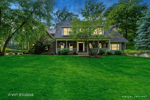 2735 Crystal Way, Crystal Lake, IL 60012