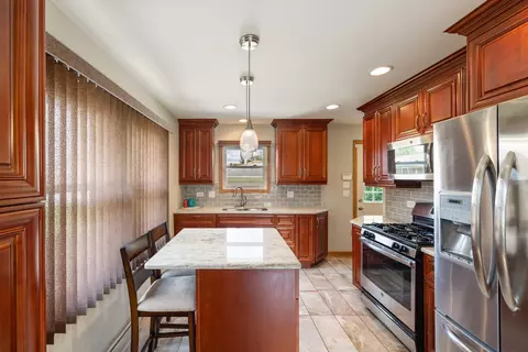1030 Richard Ave, Berkeley, IL 60163 photo 9