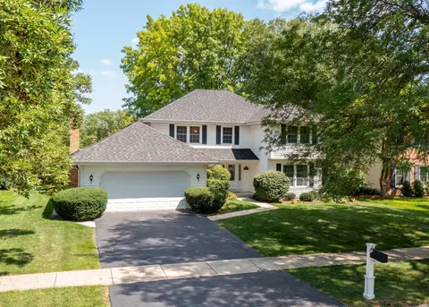 932 Merrimac Cir, Naperville, IL 60540