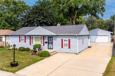 6209 Elm Ave, Loves Park, IL 61111