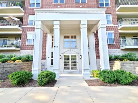 660 Prestwick Ln #305, Wheeling, IL 60090 photo 2