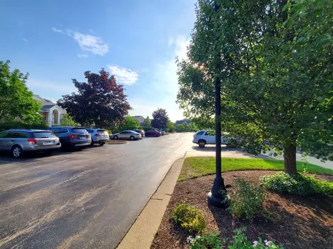 660 Prestwick Ln #305, Wheeling, IL 60090 photo 8