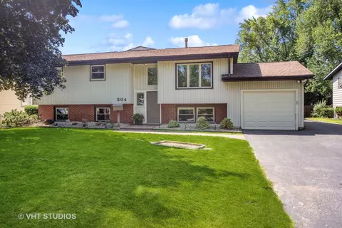 504 Commanche Ln, Carol Stream, IL 60188