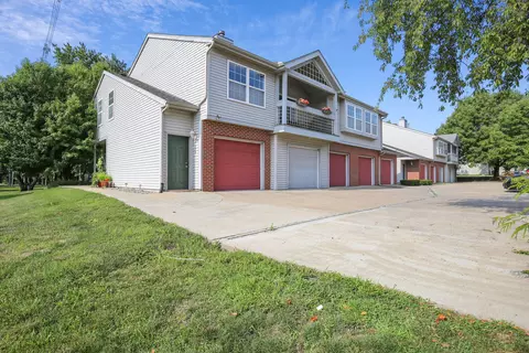 2405 Clayton Blvd #206, Champaign, IL 61822