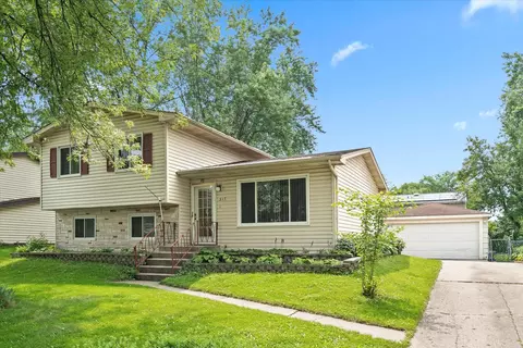 317 Lyons Dr, Bolingbrook, IL 60440