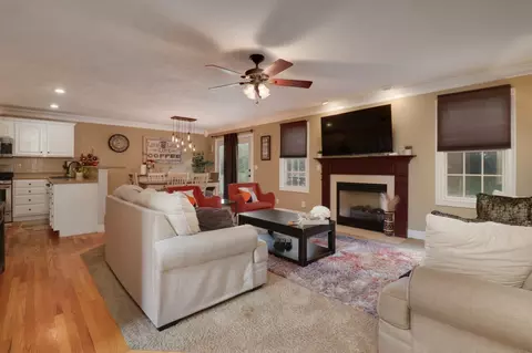 721 Clairidge Grn, Normal, IL 61761 photo 4
