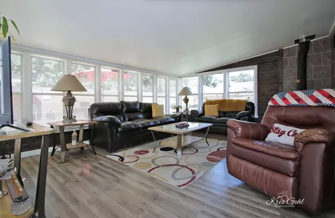 559 S State St, Elgin, IL 60123 photo 18
