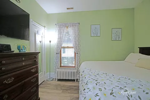 559 S State St, Elgin, IL 60123 photo 8