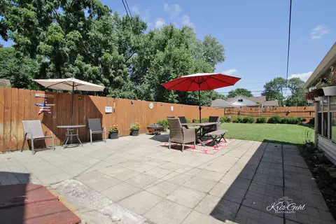 559 S State St, Elgin, IL 60123 photo 16