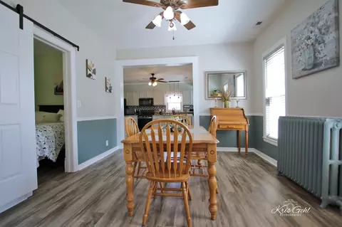 559 S State St, Elgin, IL 60123 photo 6