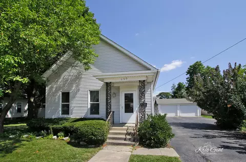 559 S State St, Elgin, IL 60123