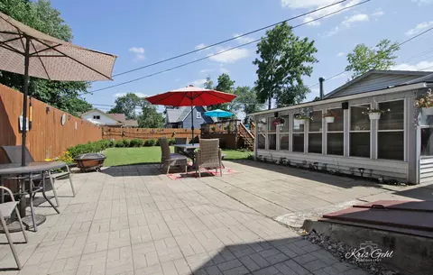 559 S State St, Elgin, IL 60123 photo 17
