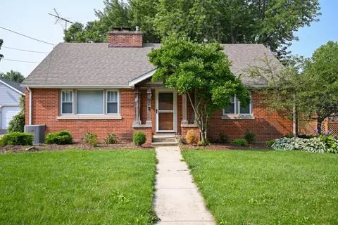 117 E Tyler St, Oswego, IL 60543