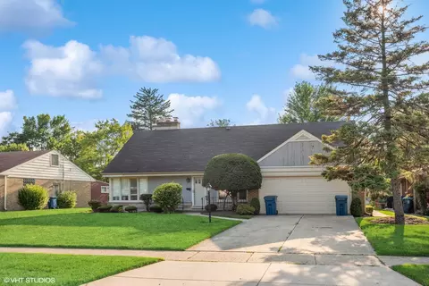 232 N Maison Ct, Elmhurst, IL 60126