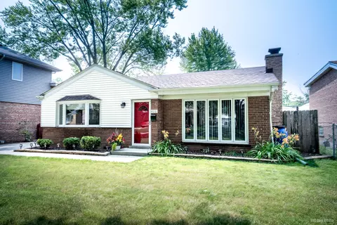 4331 Fairfax St, Oak Lawn, IL 60453
