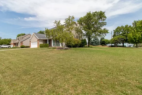 1014 Ironwood Cc Dr, Normal, IL 61761 photo 3