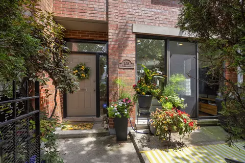 3015 N Greenview Ave #H, Chicago, IL 60657