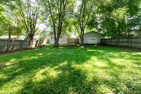 1106 Eastholme Ave, Bloomington, IL 61705 photo 32