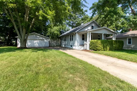 1106 Eastholme Ave, Bloomington, IL 61705 photo 3