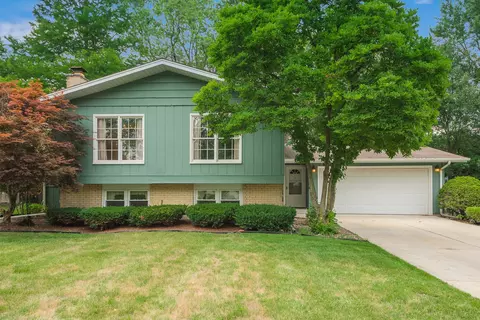 6512 Fairmount Ave, Downers Grove, IL 60516
