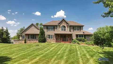 6265 Lakewood Dr, Marengo, IL 60152