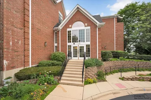 89 Hunt Club Dr #89, Saint Charles, IL 60174