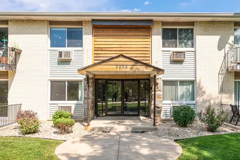 9205 Potter Rd #1-D, Des Plaines, IL 60016