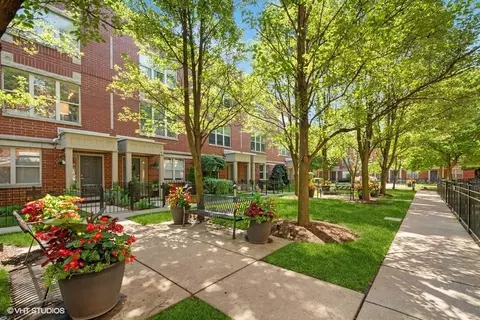 4636 N Greenview Ave #34, Chicago, IL 60640
