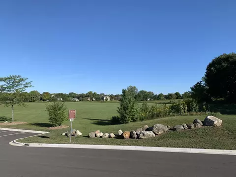 936 Eineke Blvd, Algonquin, IL 60102 photo 13