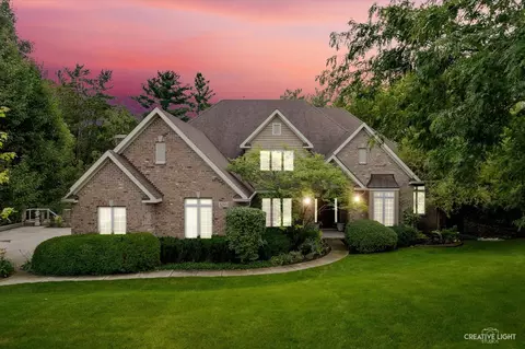 3293 Oak Knoll Rd, Carpentersville, IL 60110