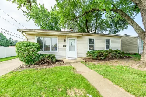 20 Bristol Ave, Romeoville, IL 60446
