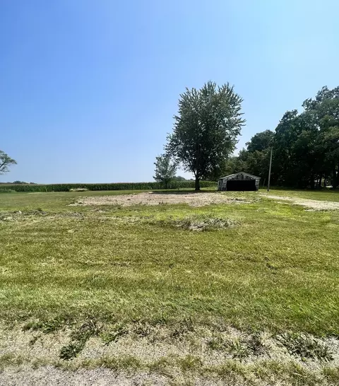 28015 Potomac Collison Rd, Potomac, IL 61865