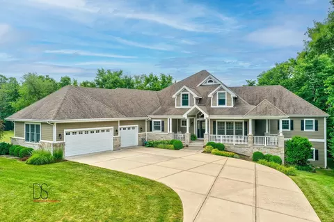 2901 Country Oaks Ln, Morris, IL 60450