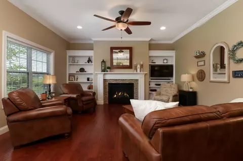 1302 Watersound Way, Bloomington, IL 61705 photo 4