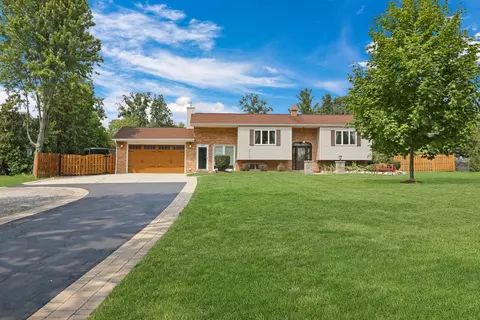 1206 E Park Ave, Libertyville, IL 60048