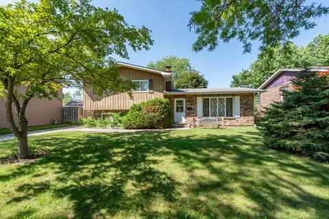 2730 Audrey Ave, Waukegan, IL 60087