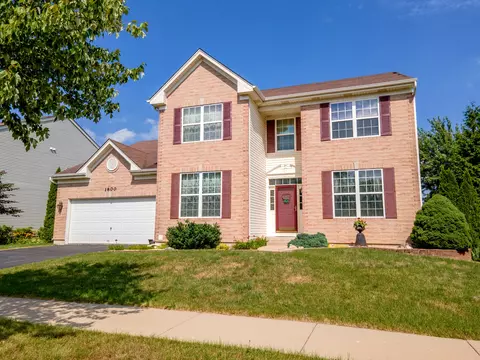 1800 Fulton Ln, Sycamore, IL 60178