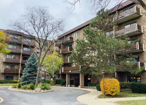 700 Wellington Ave #411, Elk Grove Village, IL 60007