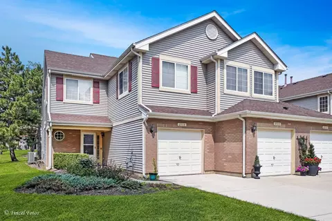 2713 Odlum Dr #3, Schaumburg, IL 60194