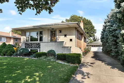 9035 Oak Park Ave, Oak Lawn, IL 60453