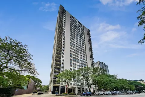 1455 N Sandburg Ter #2401B, Chicago, IL 60610