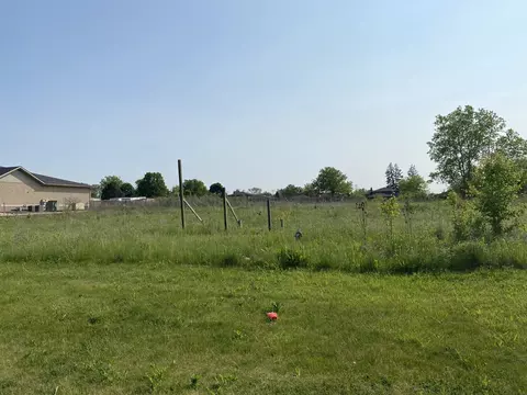 3478 Eagle Nest Dr, Crete, IL 60417