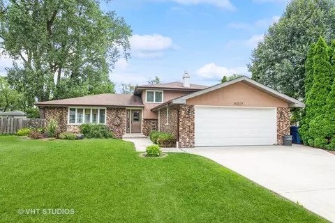 10207 S 82nd Ct, Palos Hills, IL 60465